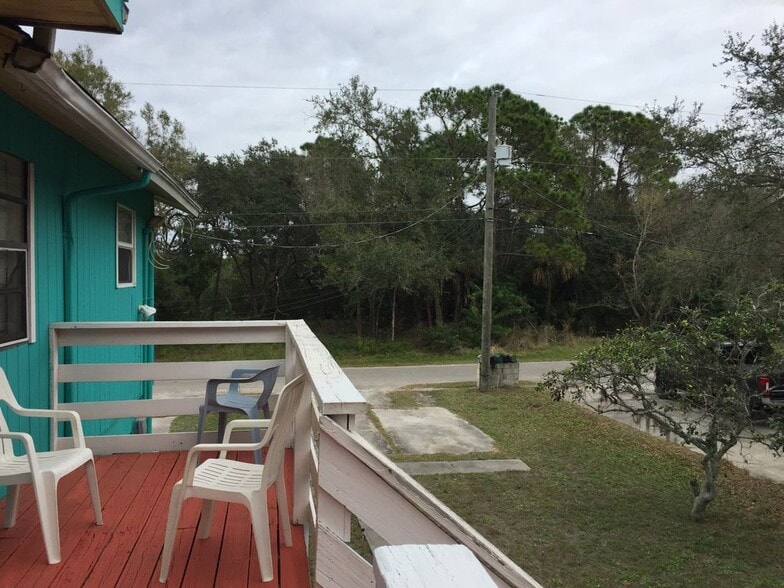 Building Photo - 3175 Phoenix Ave