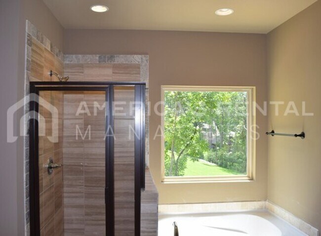 Building Photo - 3764 Creek Side Way