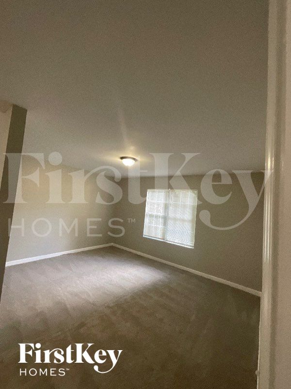 Building Photo - 1404 Lancaster Ct