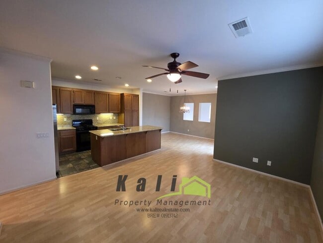 Building Photo - 2295 Whistling Ln