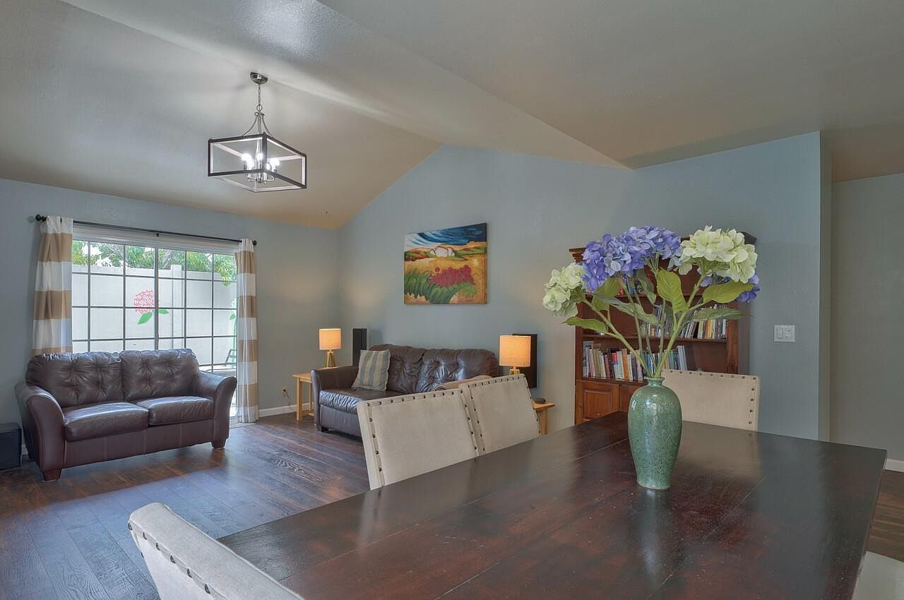 Building Photo - 245 Massolo Ct