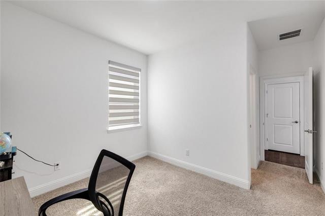 Building Photo - 1921 Bristol St