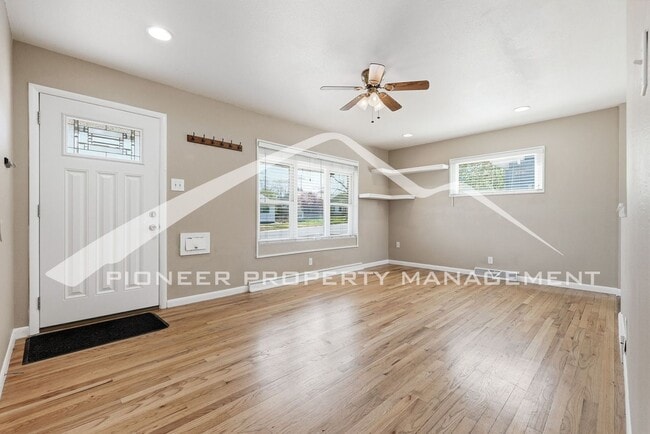 Building Photo - Lovely Single Family Home Fenced in Yard and Central AC