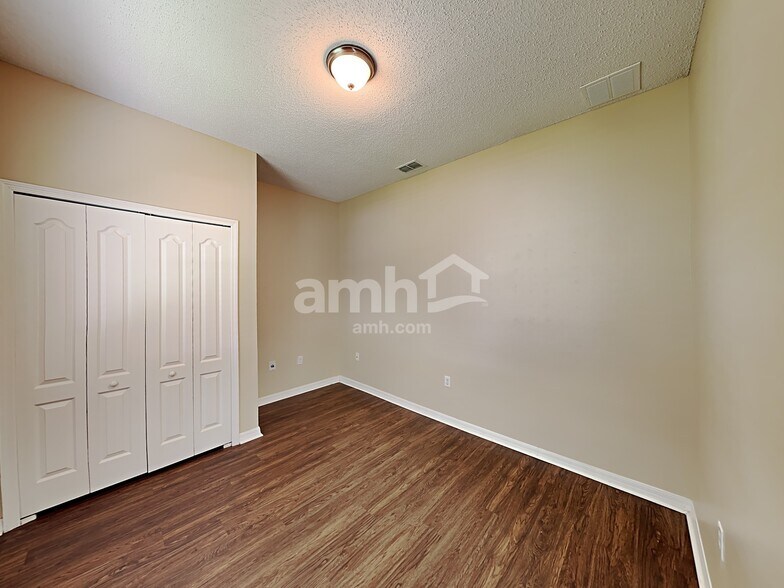 Building Photo - 9955 Shadow Creek Dr