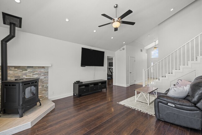 Building Photo - 14625 Flintstone Dr