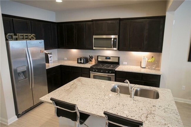 Building Photo - 6814 E Riverside Dr