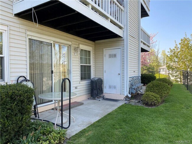 Building Photo - 25 Lexington Hills Rd