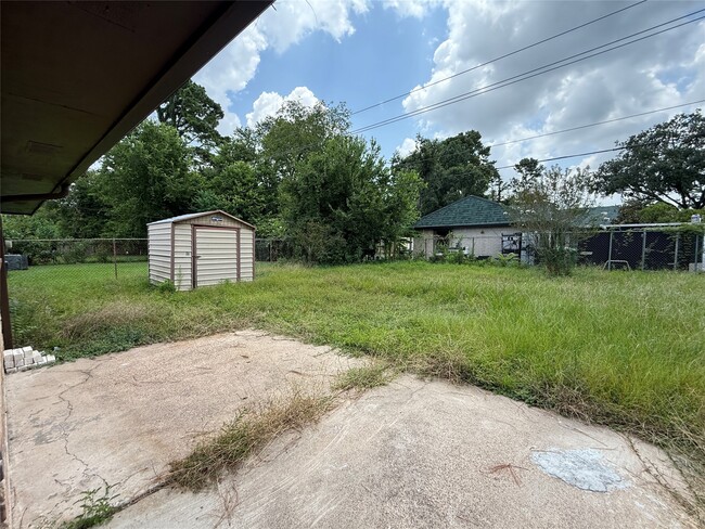 Building Photo - 6502 Leedale St