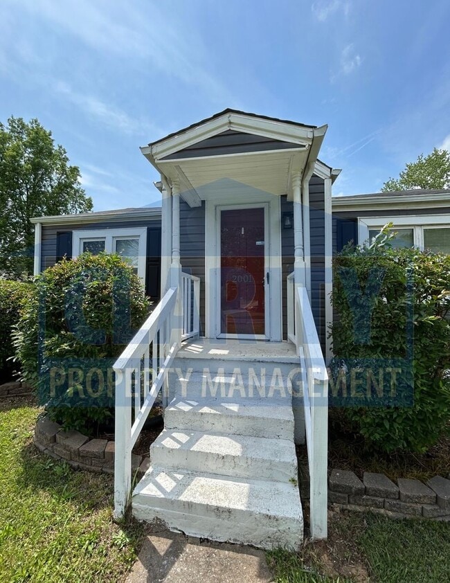 Primary Photo - Centrally located 3 bedroom home!