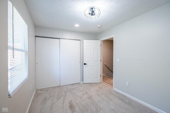 Building Photo - 1364 S Talbott St