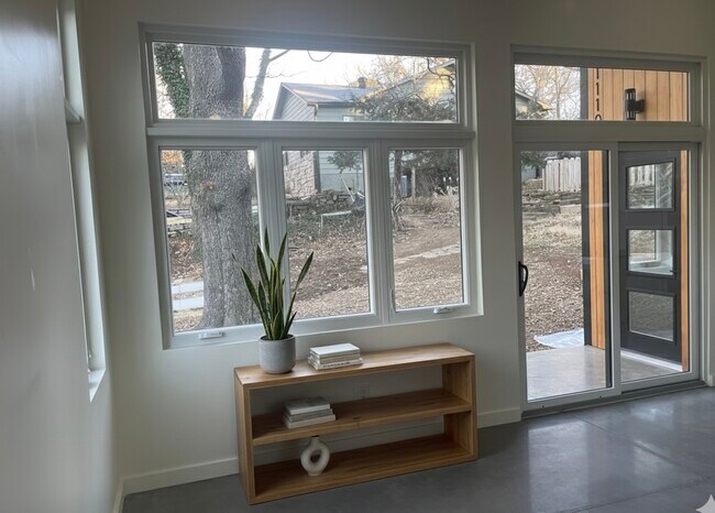 Building Photo - 1110 Waneetah Ave