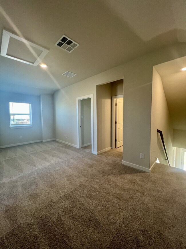 Building Photo - 14438 Inspiration Pt