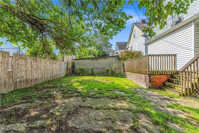 Building Photo - 1909 W 73rd St