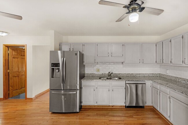 Building Photo - 505 4th