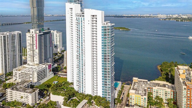 Primary Photo - 2020 N Bayshore Dr