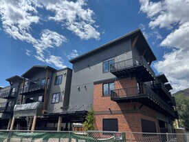 Building Photo - 140 Basalt Center Cir