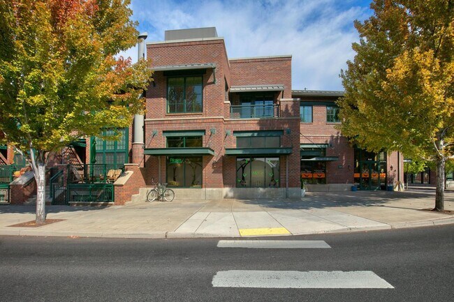 Building Photo - 706 SW Industrial Way