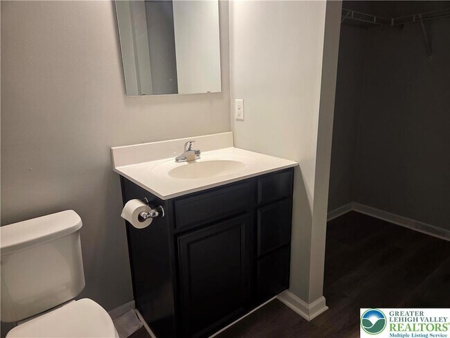 Building Photo - 2500 Alex Rd