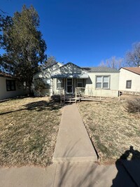 Building Photo - Modern 3 Bed 1 Bath Home!