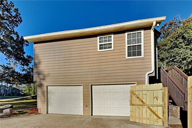 Building Photo - 3560 Pine Branches Ct