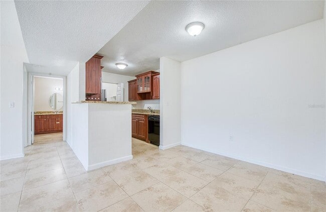 Building Photo - 455 Alt 19