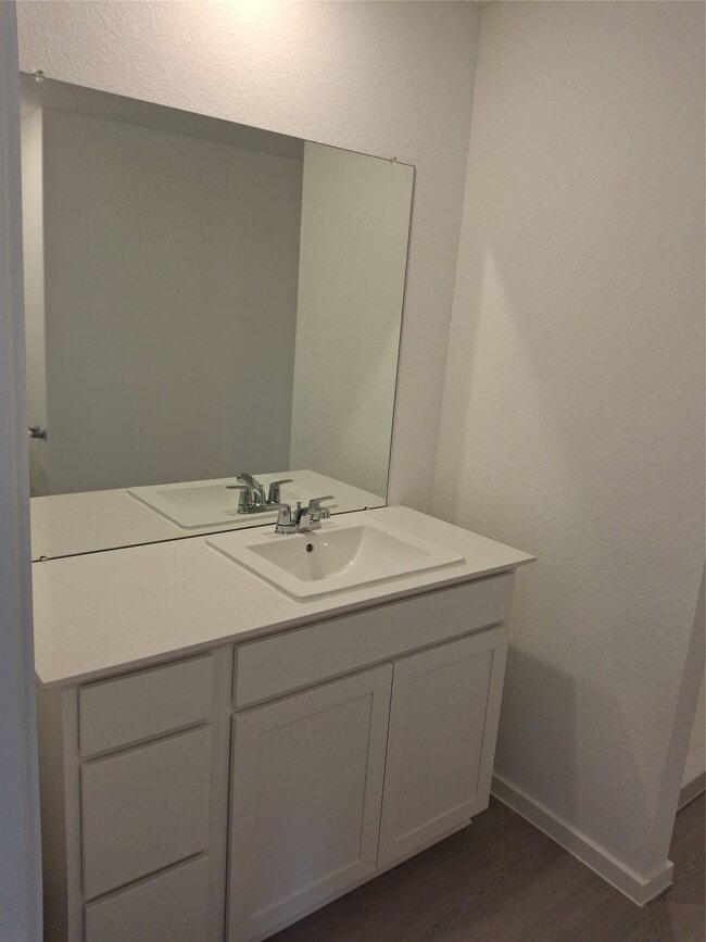 Building Photo - 16126 Prairie Dr