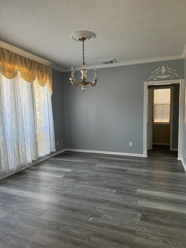 Building Photo - 1722 Evergreen Ln