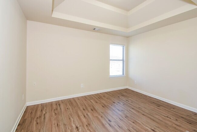 Building Photo - 627 Ocean Ave