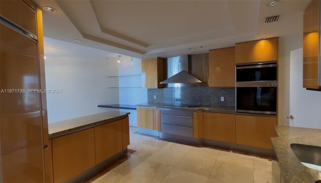 Building Photo - 2600 Island Blvd