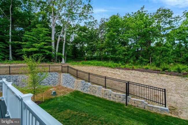 Building Photo - 9418 Dandelion Dr