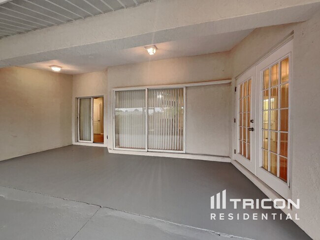 Building Photo - 1761 Banyan Dr