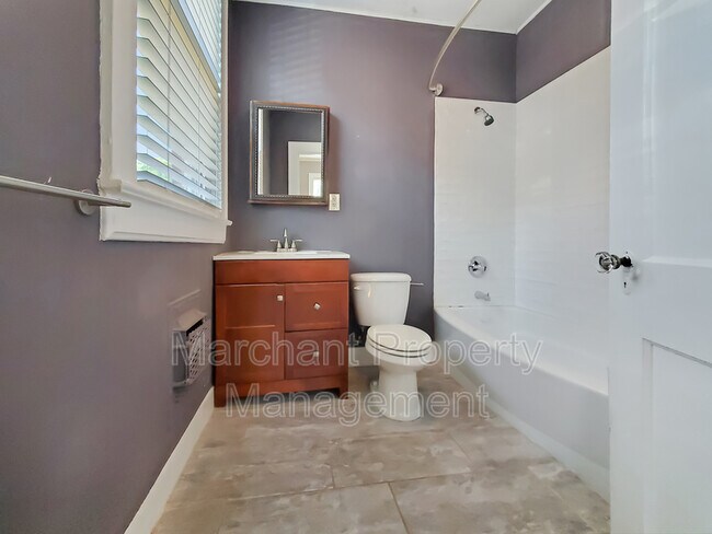 Building Photo - 9 David St