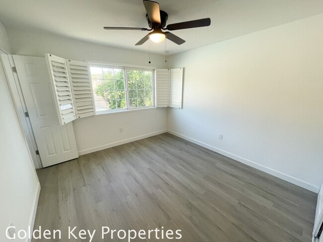 Building Photo - Nicely renovated corner property with a pool!