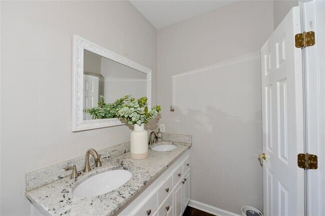 Building Photo - 310 Windsor Gate Cove NE