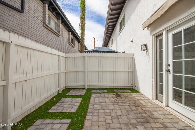 Building Photo - 3701 E Monterosa St