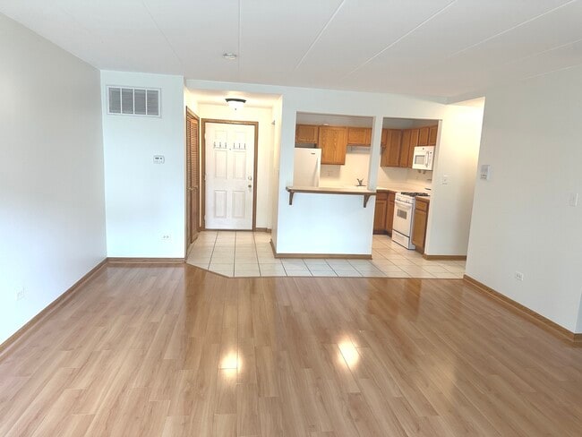 Building Photo - 9529 Minnick Ave
