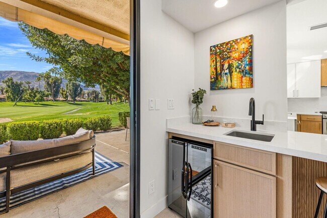 Building Photo - 179 Gran Via