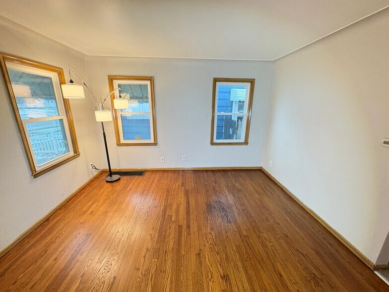 Building Photo - 218 W Capistrano Ave