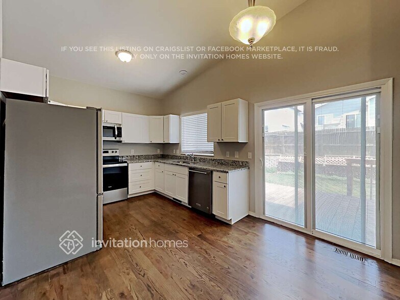 Building Photo - 6025 Fossil Dr