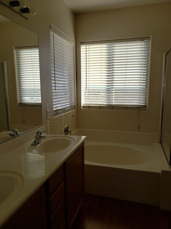 Building Photo - 8904 Nautilus Vista Ct