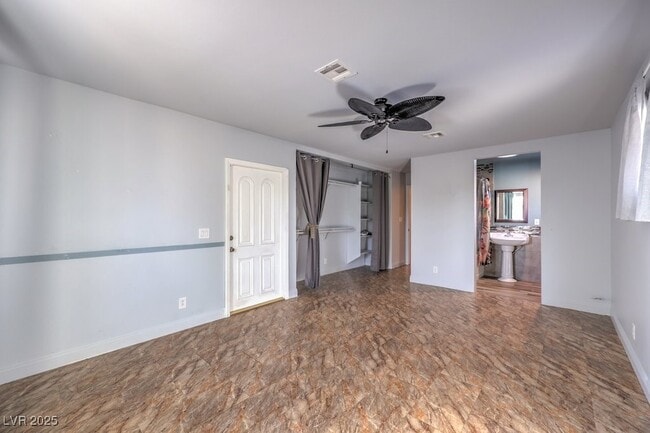 Building Photo - 3701 Pyramid Dr