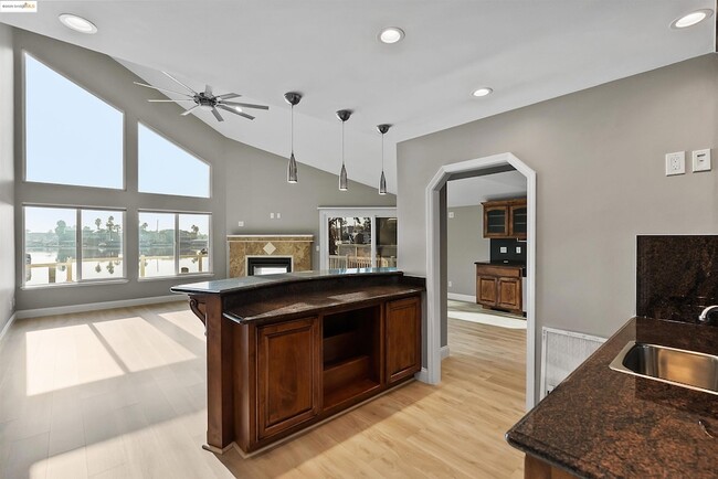 Building Photo - 4730 Spinnaker Way