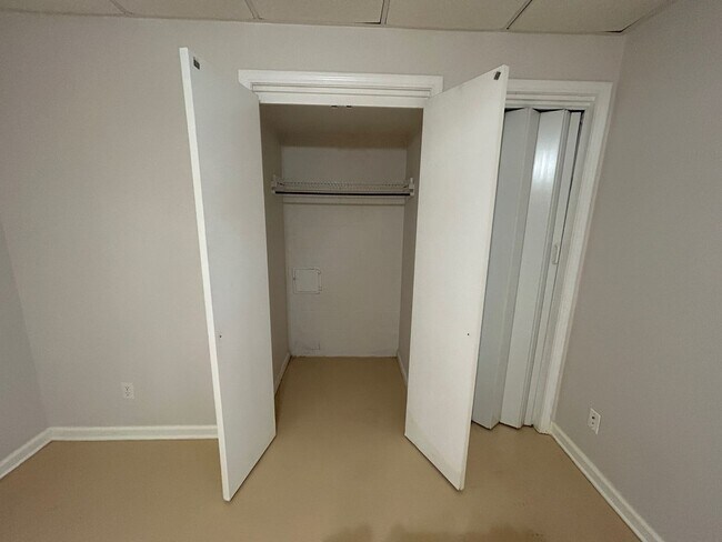 Building Photo - South AVL - 3/2 with Finished Basement!