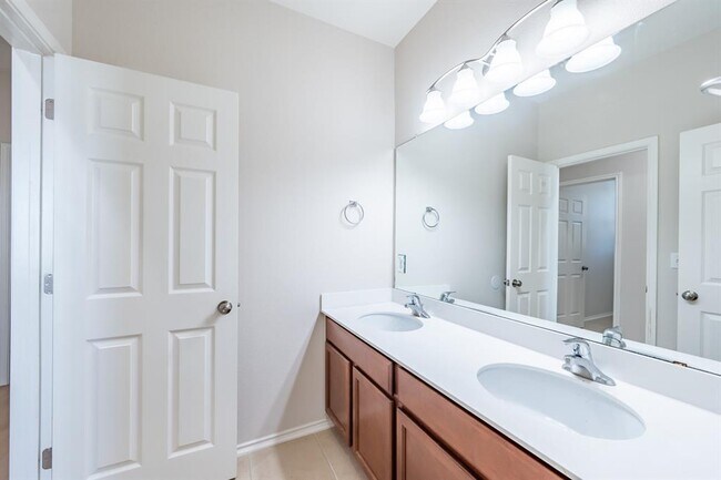 Building Photo - 1918 Tasmanian Tiger Trace