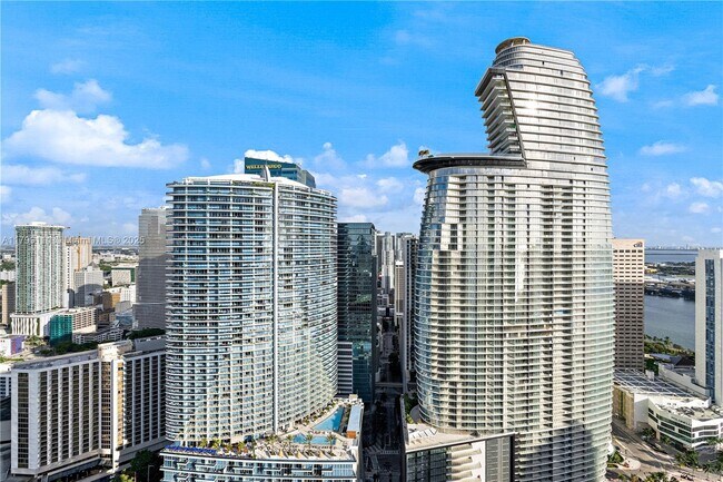 Building Photo - 475 Brickell Ave
