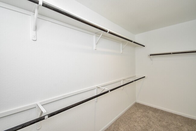 Building Photo - 1427 Central Heights Dr