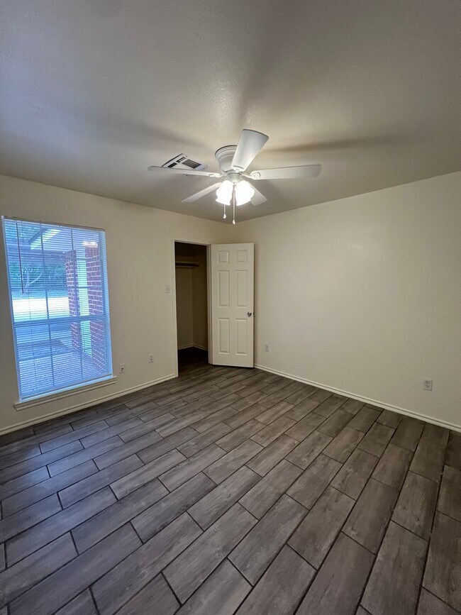 Building Photo - China Spring ISD Duplex