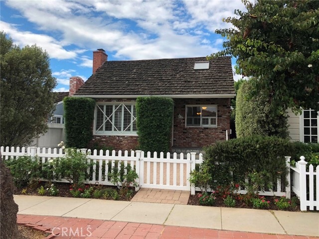 Building Photo - 517 Marguerite Ave