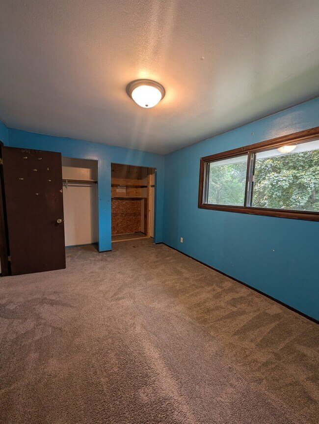 Building Photo - 6264-6266 N Denmark St. (Townhouse)