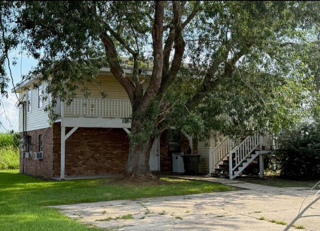 Primary Photo - 210 Gloria St